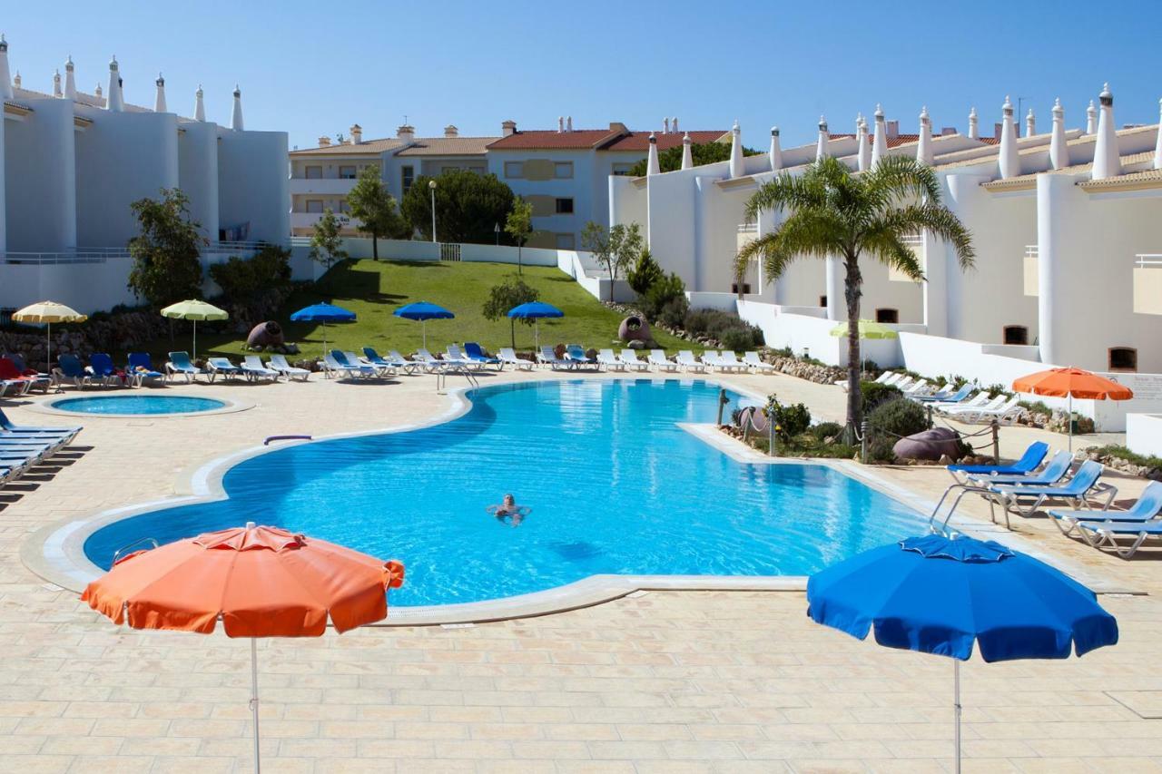 Os Apartamentos A Ramos Na Praia Da Gale Estao Inserido Em Condominio Com Piscina, Fica Apenas A 350 Metros Da Praia Da Gale - Apartamentos Com Ar Condicionado Tanto Nos Quartos Como Na Sala, Smart Tv Com Prime Video E Cozinha Completa Albufeira Eksteriør bilde