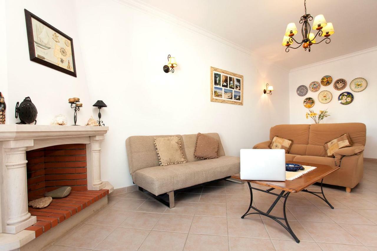 Os Apartamentos A Ramos Na Praia Da Gale Estao Inserido Em Condominio Com Piscina, Fica Apenas A 350 Metros Da Praia Da Gale - Apartamentos Com Ar Condicionado Tanto Nos Quartos Como Na Sala, Smart Tv Com Prime Video E Cozinha Completa Albufeira Eksteriør bilde