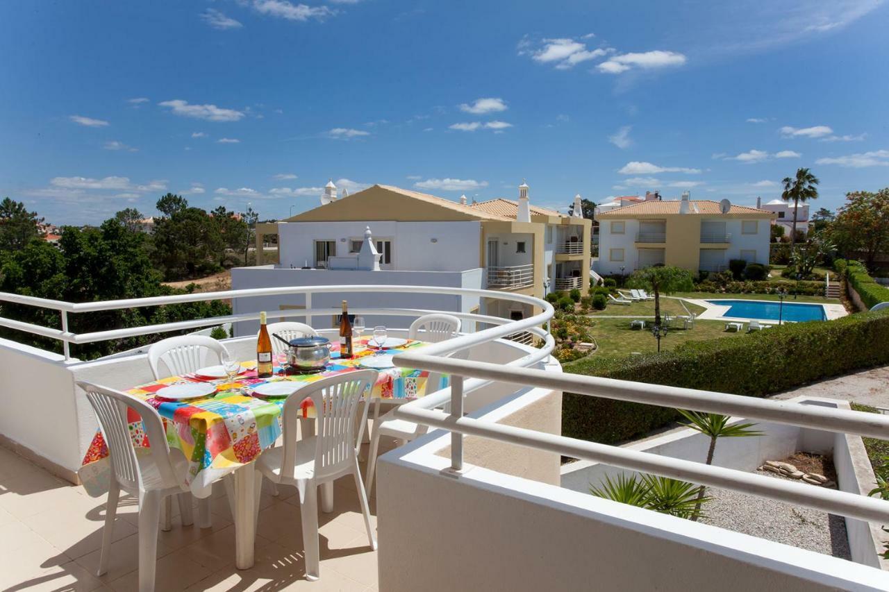 Os Apartamentos A Ramos Na Praia Da Gale Estao Inserido Em Condominio Com Piscina, Fica Apenas A 350 Metros Da Praia Da Gale - Apartamentos Com Ar Condicionado Tanto Nos Quartos Como Na Sala, Smart Tv Com Prime Video E Cozinha Completa Albufeira Eksteriør bilde