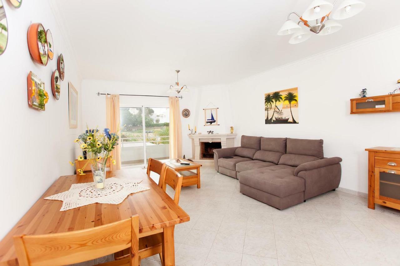 Os Apartamentos A Ramos Na Praia Da Gale Estao Inserido Em Condominio Com Piscina, Fica Apenas A 350 Metros Da Praia Da Gale - Apartamentos Com Ar Condicionado Tanto Nos Quartos Como Na Sala, Smart Tv Com Prime Video E Cozinha Completa Albufeira Eksteriør bilde