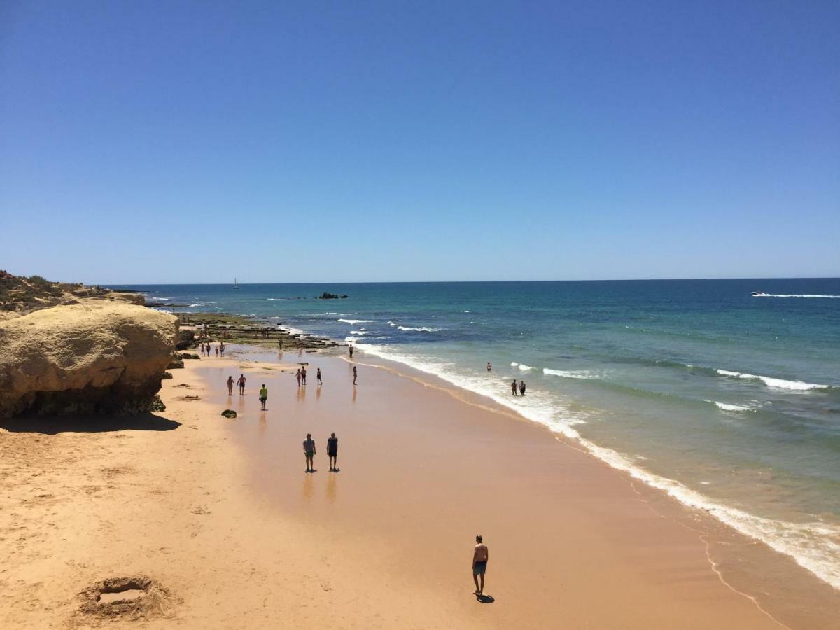 Os Apartamentos A Ramos Na Praia Da Gale Estao Inserido Em Condominio Com Piscina, Fica Apenas A 350 Metros Da Praia Da Gale - Apartamentos Com Ar Condicionado Tanto Nos Quartos Como Na Sala, Smart Tv Com Prime Video E Cozinha Completa Albufeira Eksteriør bilde